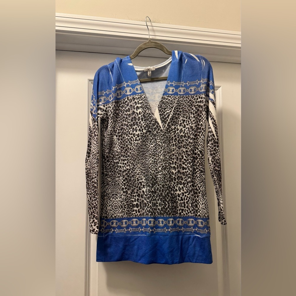 Cache V-Neck Blue and Animal Print hoodie